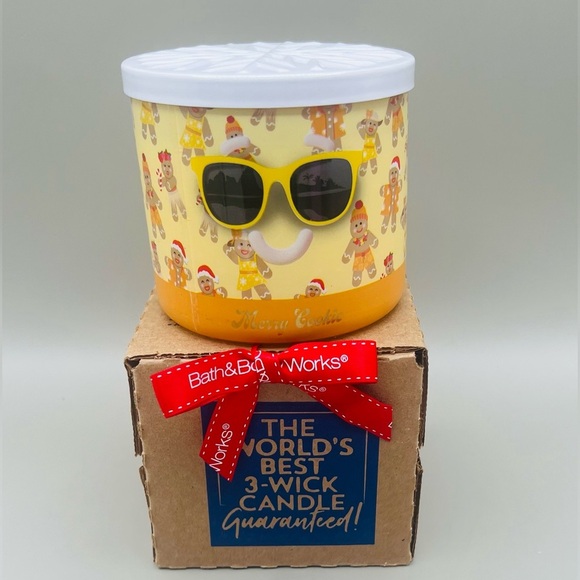 Bath & Body Works MERRY COOKIE Holiday 3 Wick Candle - 14.5oz Gingerbread Design - Picture 2 of 8